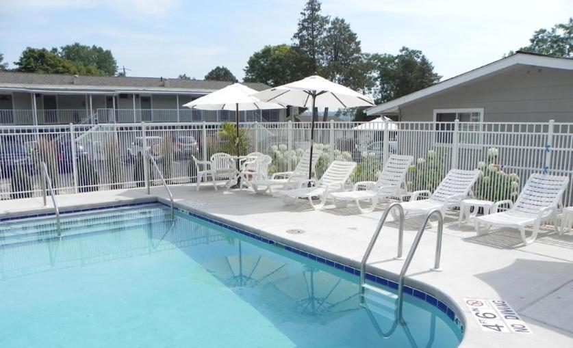 Spruce & Shore Motel フィッシュクリーク エクステリア 写真